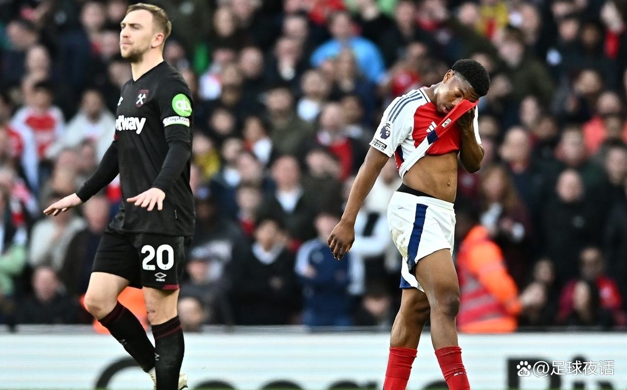 九游网页登录官网阿森纳遭遇争议判罚，裁判组回应：执法公正，自己内容.