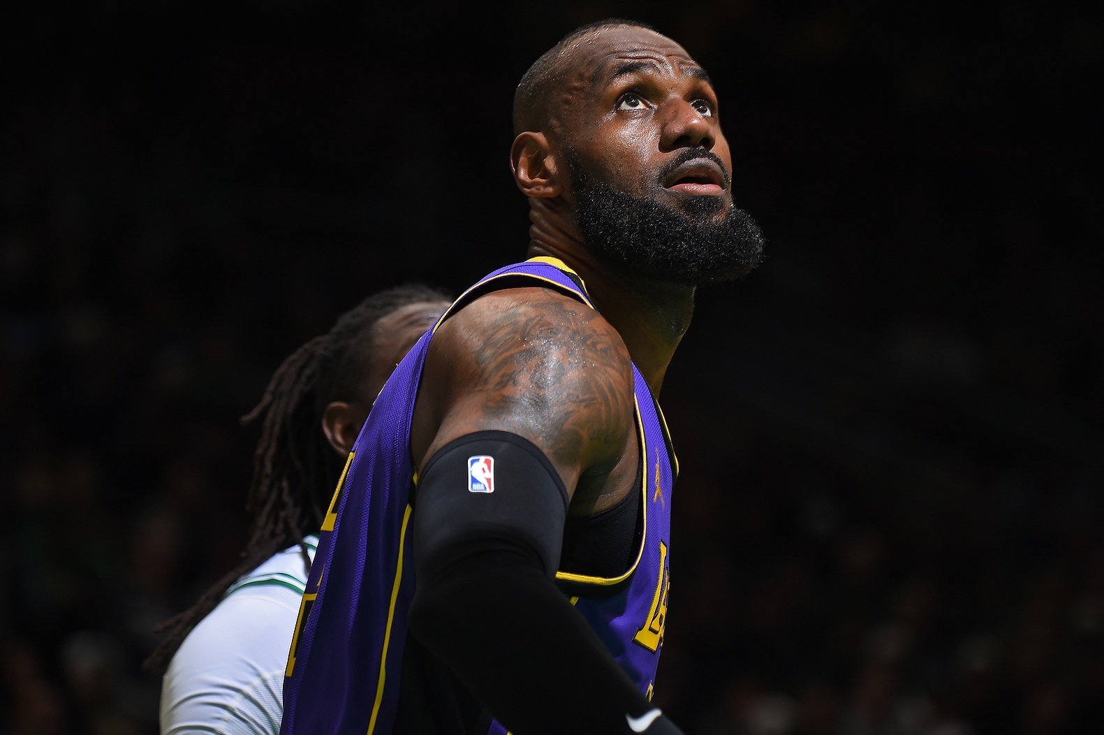 九游网页版篮网核心球员伤退，球队未来走势成疑，地方公司社会.