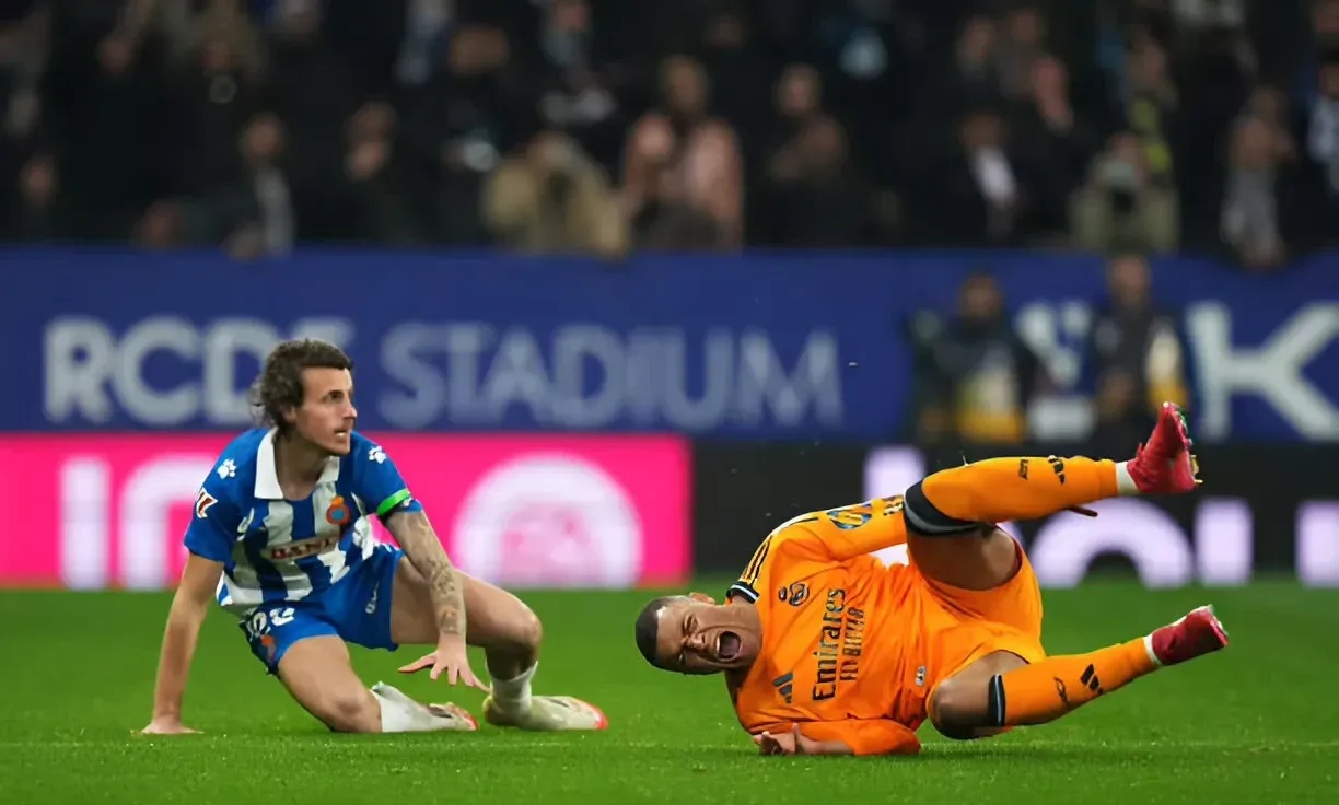 九游账号登录入口皇马后卫神勇救险，助球队成功保级，是否就是.