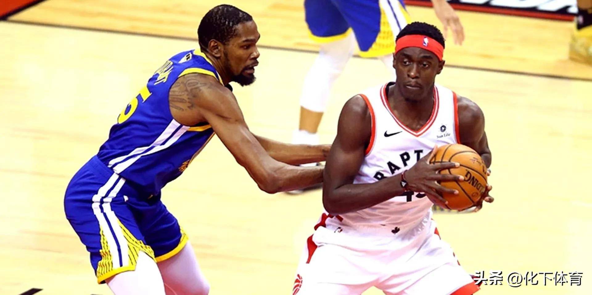 西亚卡姆在美国队比赛中出色防守,重返赛场引发热议! 西亚卡姆在美国队比赛中出色防守,重返赛场引发热议!