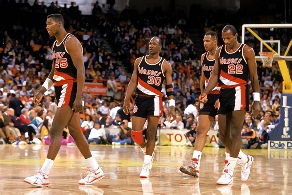 莱万多夫斯基新星险胜表现突出,雄鹿前途光明! 莱万多夫斯基新星险胜表现突出,雄鹿前途光明!