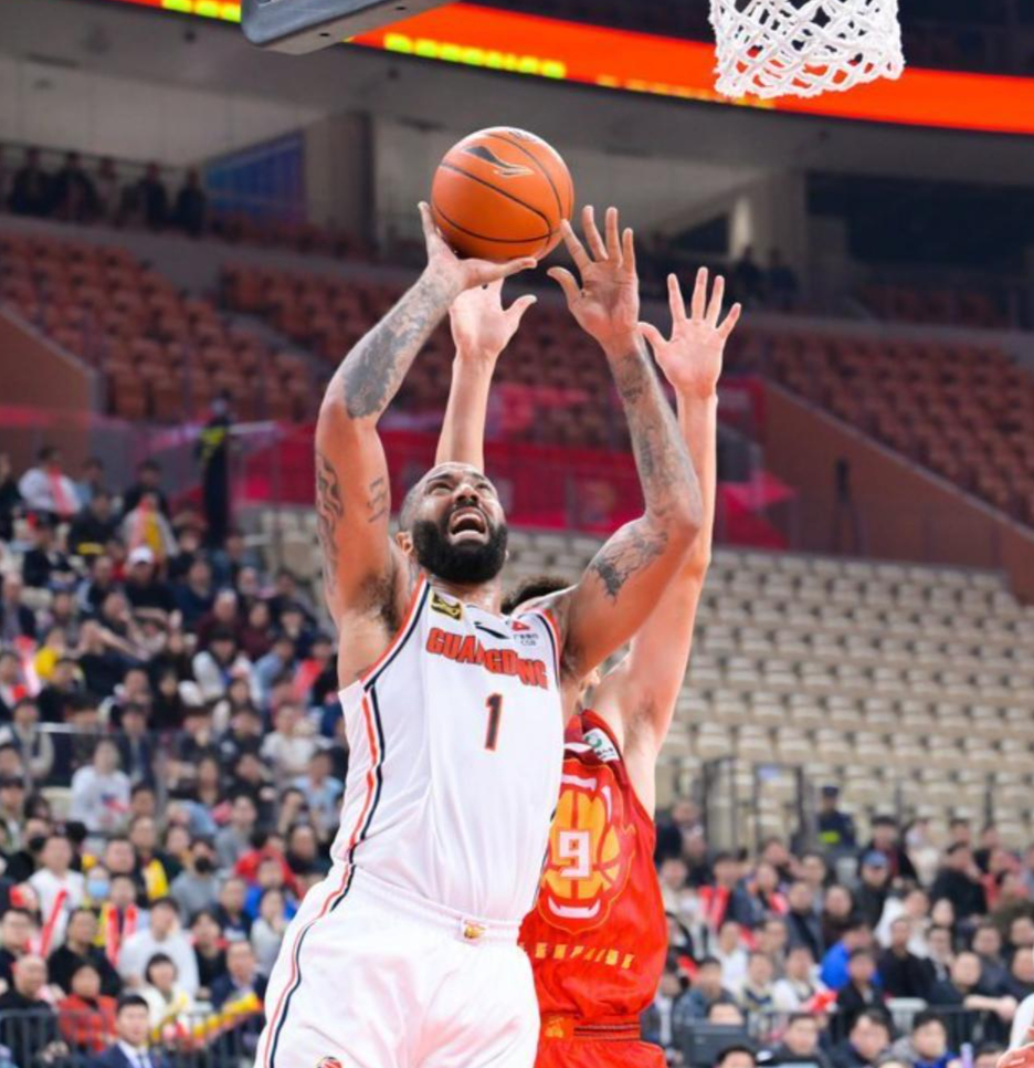 里程碑夜！深圳男篮战术微调；NBA总决赛关键时刻刷纪录；悬念犹存；临场指挥获称赞的简单介绍